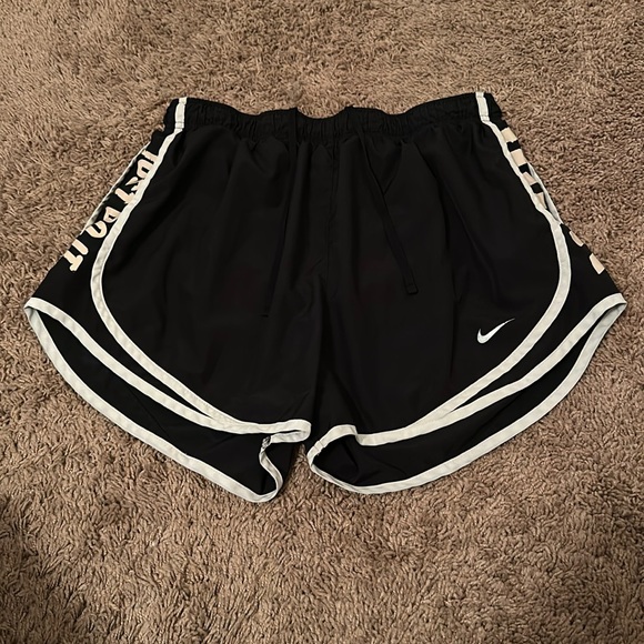 Nike black gym shorts - Picture 1 of 5